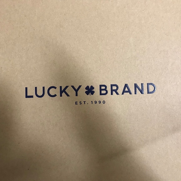 BNIB Lucky Brand Mahzan Nubuck Shoes - Picture 7 of 8